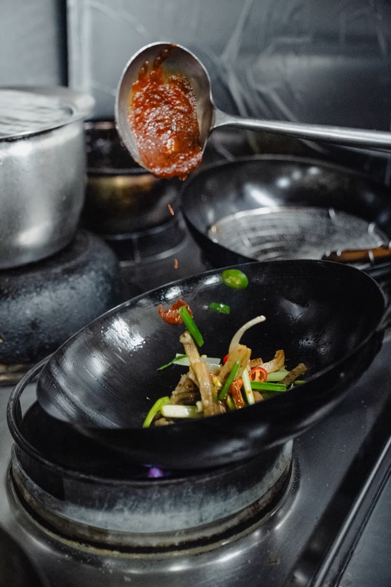 Northern Chinese vs Cantonese Food - The Differences That Actually Matter